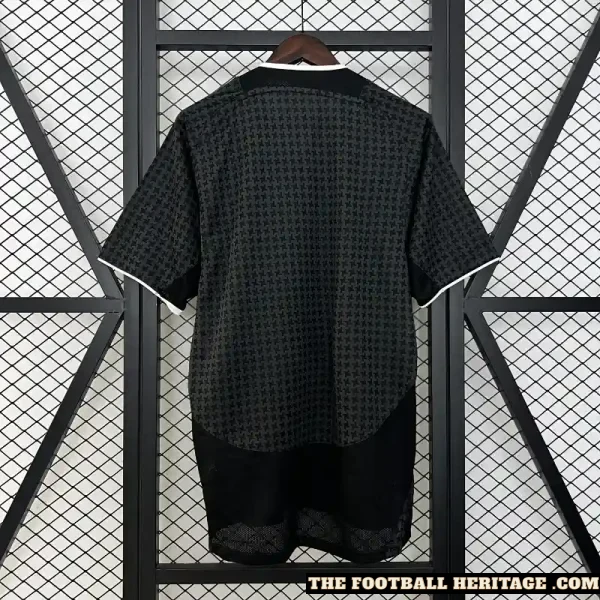 MANCHESTER UNITED 2004/2005 Away Kit - Image 6