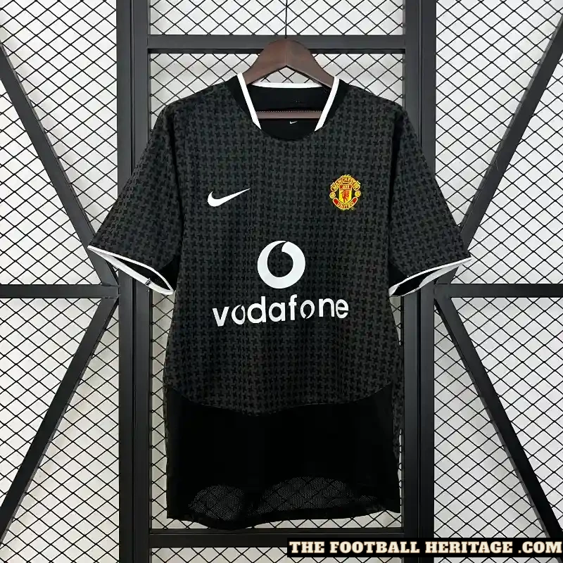 MANCHESTER UNITED 2004/2005 Away Kit