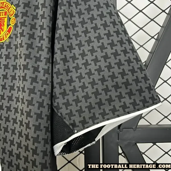 MANCHESTER UNITED 2004/2005 Away Kit - Image 7