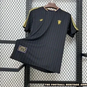 Manchester United Black Terrace Icons Kit